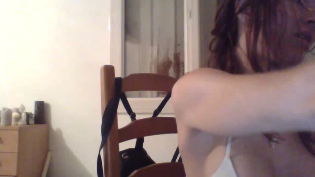 ElleestOuu kiss Webcam SHOW @ 31-12-2023