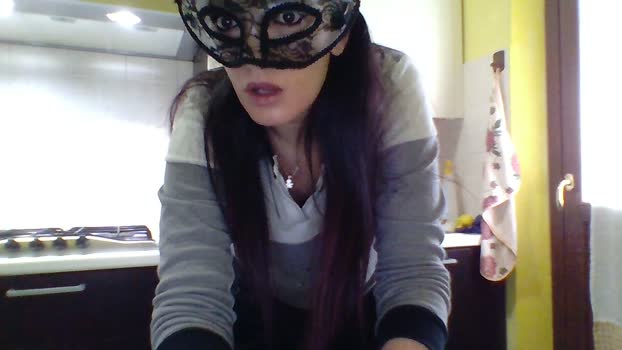 moglieinfedele kissing Webcam SHOW @ 23-01-2024
