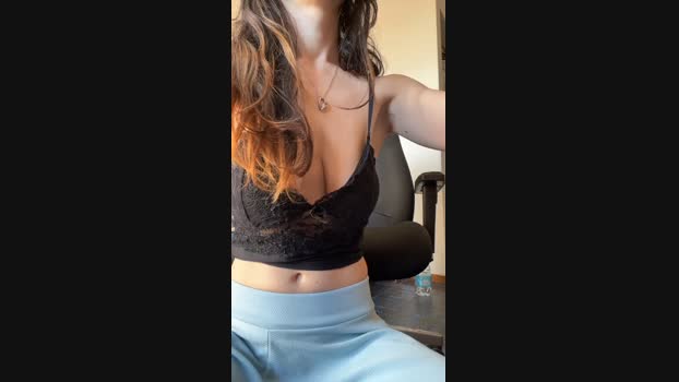 SexJeux spank Webcam SHOW @ 05-03-2024