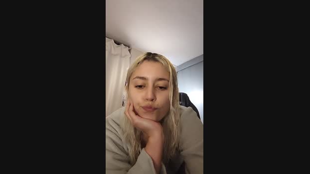 emi_laura deep Webcam SHOW @ Cam4 14-06-2024