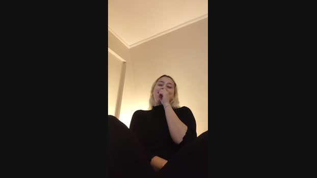 emi_laura bigass Webcam SHOW @ Cam4 25-06-2024