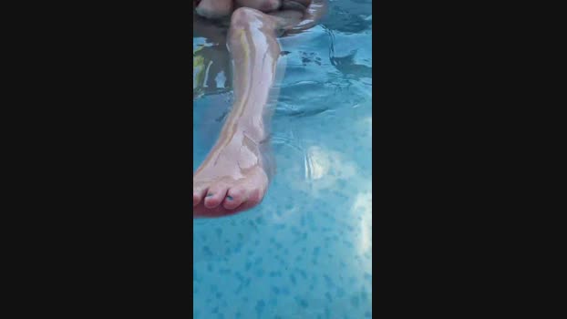 teen_couplehot