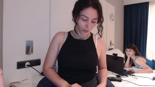 Friendzzone sexyfeet Webcam SHOW @ Cam4 15-07-2024