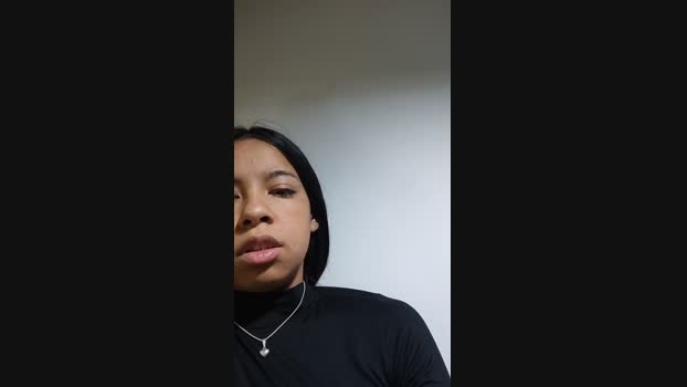 sofivarela1 kissing Webcam SHOW @ Cam4 04-10-2024