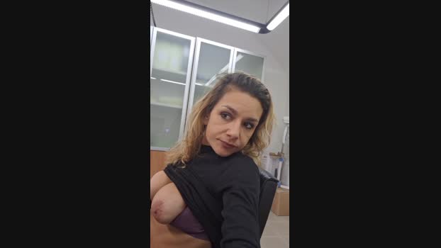 RomaDea spank Webcam SHOW @ Cam4 30-12-2024