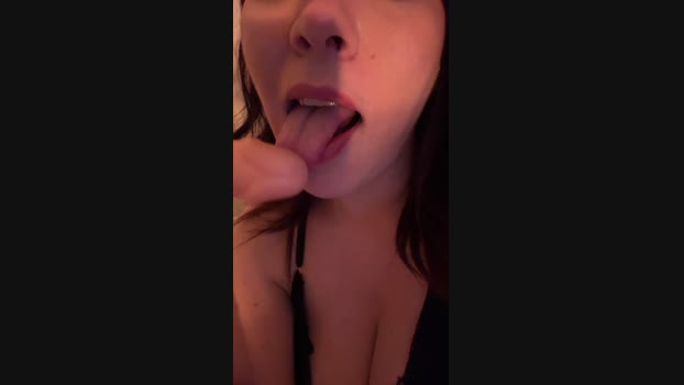 Shooowgirl kissing Webcam SHOW @ Cam4 11-01-2025