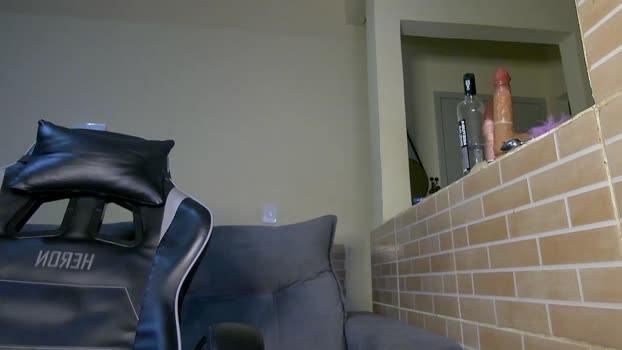 Isahotwife kissing Webcam SHOW @ Cam4 07-02-2025