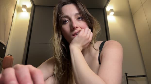 Monicrem fuckhard Webcam SHOW @ Cam4 08-02-2025