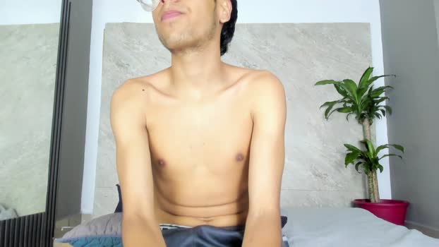 Caliiie_of suckshow Webcam SHOW @ Cam4 13-02-2025