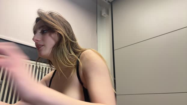 Monicrem toy Webcam SHOW @ Cam4 12-02-2025