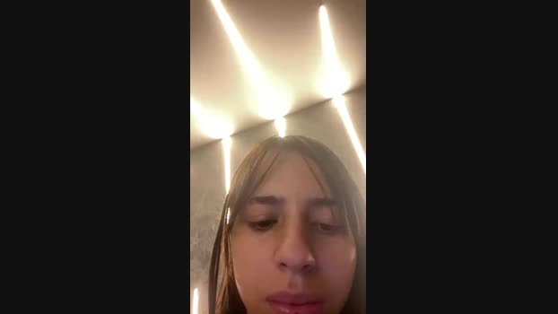 Mirellaoliveira legs Webcam SHOW @ Cam4 18-04-2025