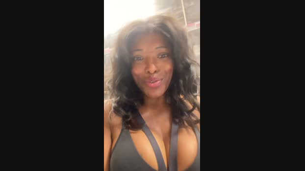 Belingtia boobs Webcam SHOW @ Cam4 05-05-2025