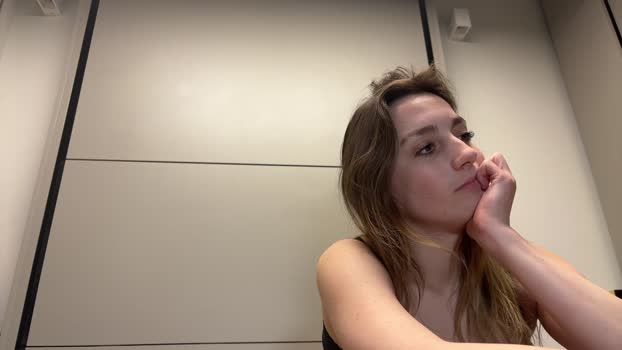 Monicrem fingers Webcam SHOW @ Cam4 06-05-2025