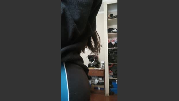 petitesantaslut lick Webcam SHOW @ Cam4 05-07-2025