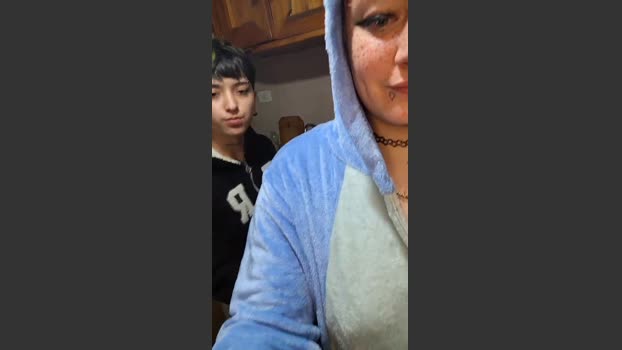 Sexxyymom Video Webcam SHOW @ Cam4 03-08-2025