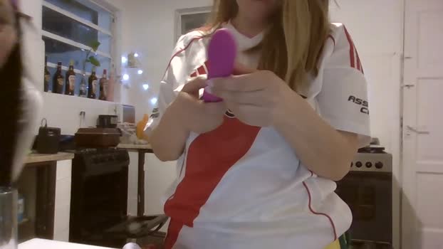mieldulcexx kissing Webcam SHOW @ Cam4 07-09-2025