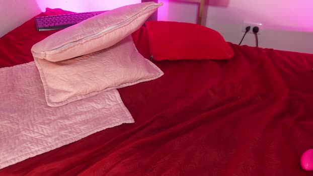 emyli_sw fingering Webcam SHOW @ Cam4 18-09-2025