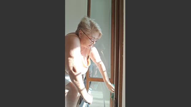 LindaL69 lush Webcam SHOW @ Cam4 28-09-2025