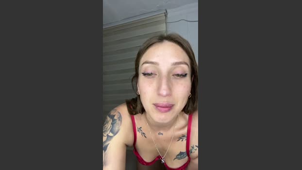 Dolcegatita kissing Webcam SHOW @ Cam4 03-10-2025