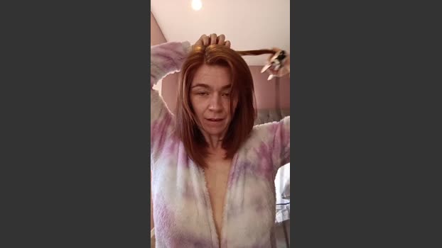 Housewife_Kirst deep Webcam SHOW @ Cam4 05-10-2025