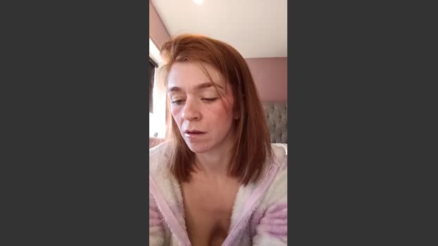Housewife_Kirst lickpussy Webcam SHOW @ Cam4 05-10-2025
