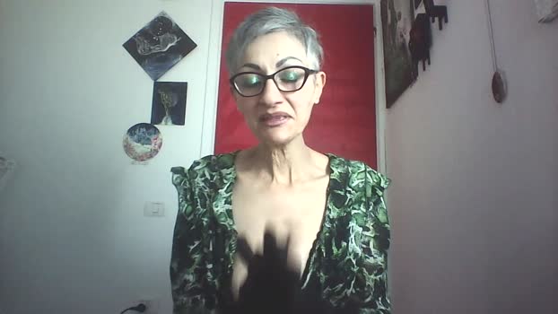 geishaguerrier5 kissing Webcam SHOW @ Cam4 05-10-2025