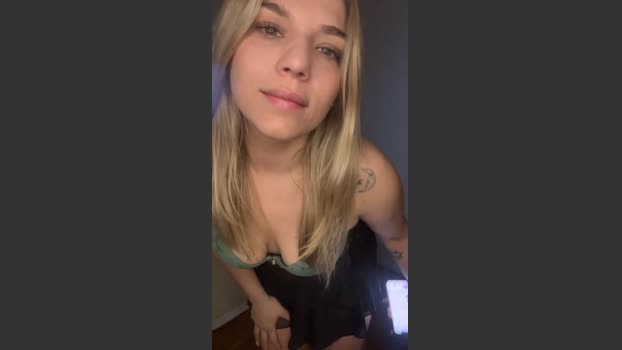Laturqa pussy Webcam SHOW @ Cam4 15-10-2025