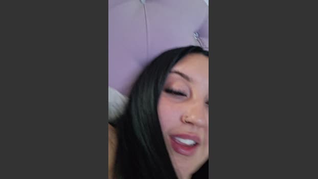 bebesitvndreass lickpussy Webcam SHOW @ Cam4 11-11-2025