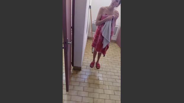 Petitebombe34 deepthroat Webcam SHOW @ Cam4 18-11-2025