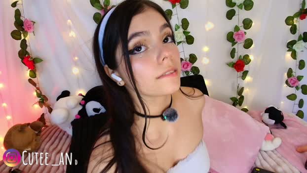 cutee_andrea strip Webcam SHOW @ Cam4 22-11-2025