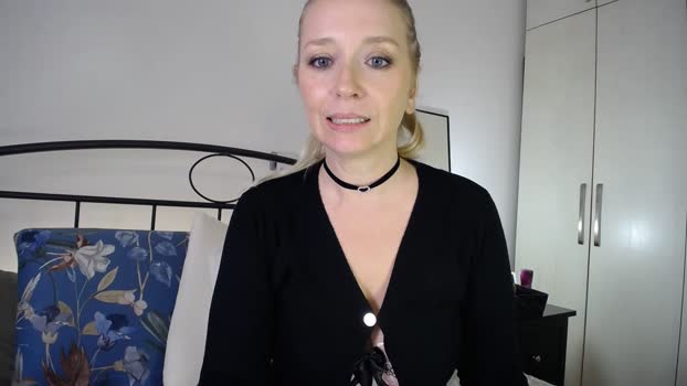 Michelina87 kissing Webcam SHOW @ Cam4 28-11-2025