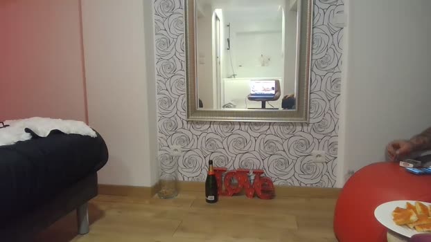 Nynalove kissing Webcam SHOW @ Cam4 06-12-2025