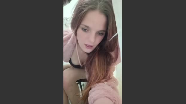 Lilbbyfreak fingers Webcam SHOW @ Cam4 16-12-2025