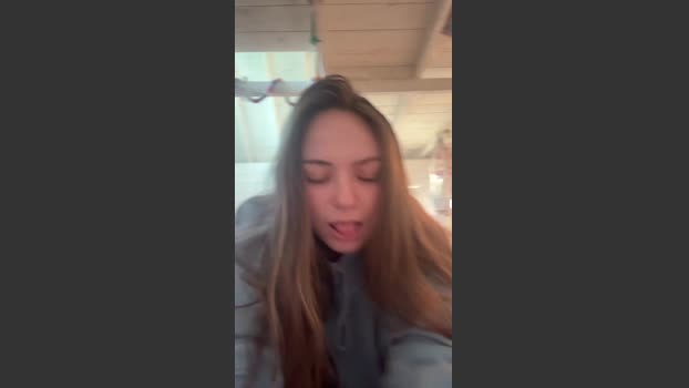 babyyem spank Webcam SHOW @ Cam4 20-12-2025