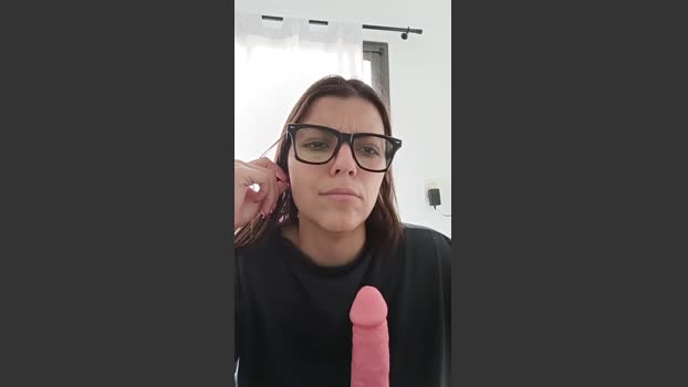 Lilylovexx kiss Webcam SHOW @ Cam4 22-12-2025