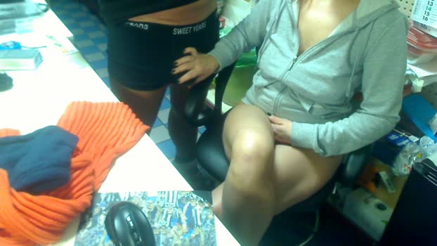 Cp_Laura lickpussy Webcam SHOW @ Cam4 31-12-2025