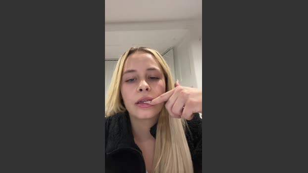 Whiteyyy1 bigass Webcam SHOW @ Cam4 01-01-2026