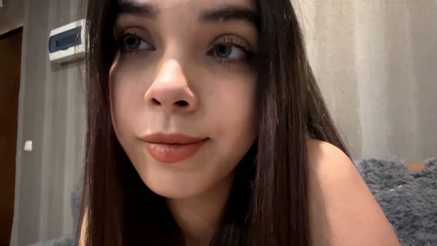 OdessaRiggi strip Webcam SHOW @ Cam4 04-01-2026