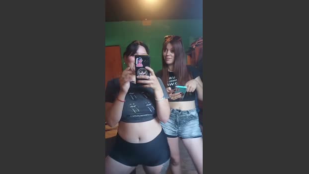 Mili221 Webcam Webcam SHOW @ Cam4 05-01-2026