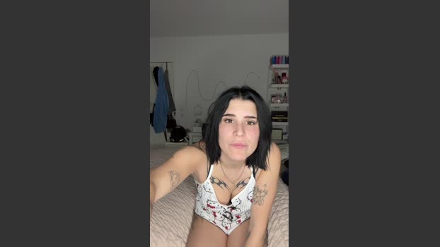 julieeee75 show Webcam SHOW @ Cam4 08-01-2026