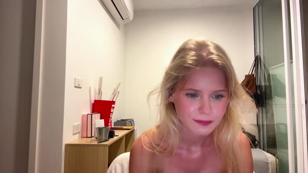 LeliaHier yummy Webcam SHOW @ Cam4 17-01-2026