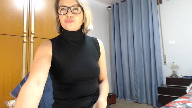 smeralda33 kiss Webcam SHOW @ Cam4 21-01-2026