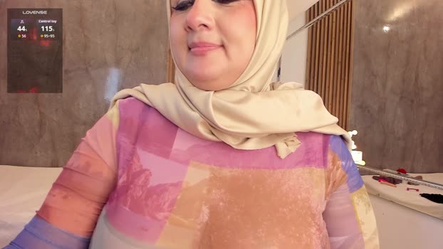 HijabiMilf suckcock Webcam SHOW @ Cam4 24-01-2026