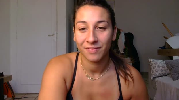 Lyly_laurensaa beautiful Webcam SHOW @ Cam4 02-02-2026