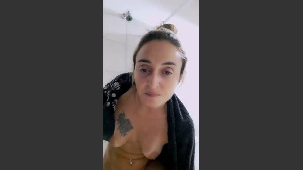 Shirlita2 Download Webcam SHOW @ Cam4 05-02-2026