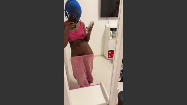 Clarisseee fuckpussy Webcam SHOW @ Cam4 14-02-2026