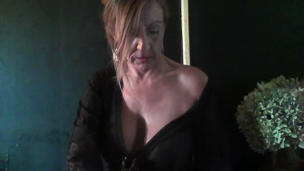 Traucka striptease Webcam SHOW @ Cam4 27-02-2026