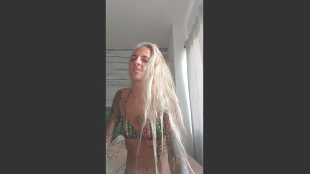 Platinumgoddess suckshow Webcam SHOW @ Cam4 02-03-2026