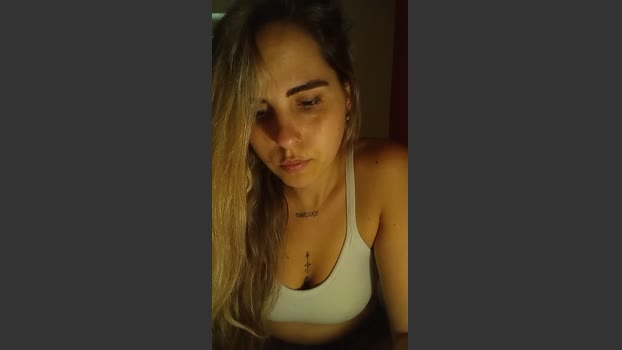 Emilyvuxa bigcock Webcam SHOW @ Cam4 04-03-2026
