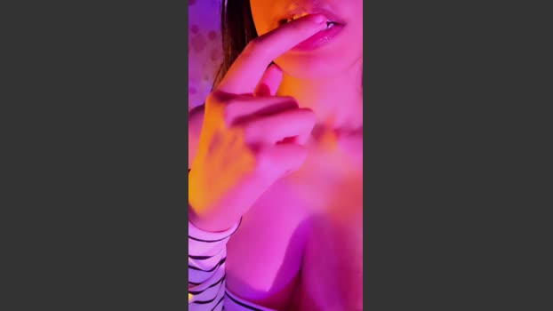 Aloneathome22 cute Webcam SHOW @ Cam4 11-03-2026